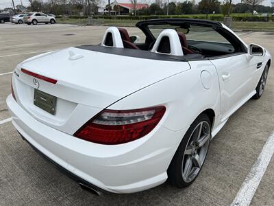 2015 Mercedes-Benz SLK 250 AMG STYLE PKG SPT SUSPENSION PANO 31K MLS   - Photo 10 - Houston, TX 77031