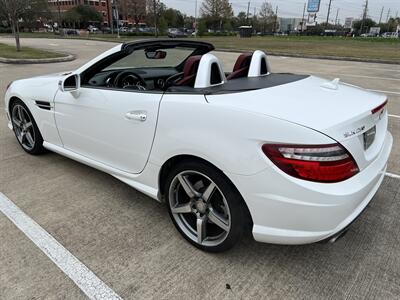 2015 Mercedes-Benz SLK 250 AMG STYLE PKG SPT SUSPENSION PANO 31K MLS   - Photo 7 - Houston, TX 77031