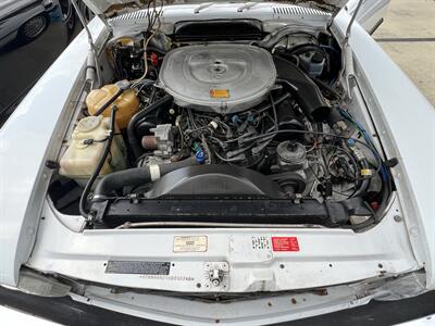 1987 Mercedes-Benz 560-Class 560 SL HIGHLY DESIRABLE COLLECTOR BENZ   - Photo 15 - Houston, TX 77031