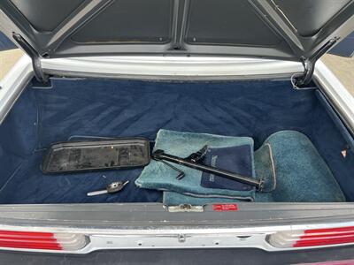 1987 Mercedes-Benz 560-Class 560 SL HIGHLY DESIRABLE COLLECTOR BENZ   - Photo 12 - Houston, TX 77031