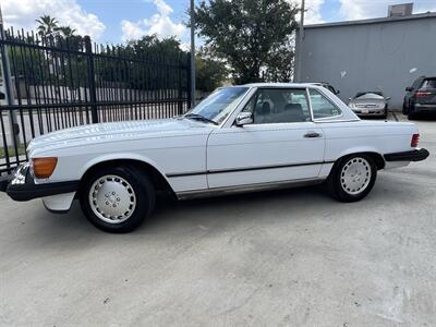 1987 Mercedes-Benz 560-Class 560 SL HIGHLY DESIRABLE COLLECTOR BENZ   - Photo 13 - Houston, TX 77031