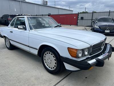 1987 Mercedes-Benz 560-Class 560 SL HIGHLY DESIRABLE COLLECTOR BENZ   - Photo 10 - Houston, TX 77031