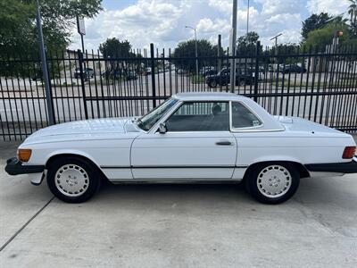 1987 Mercedes-Benz 560-Class 560 SL HIGHLY DESIRABLE COLLECTOR BENZ   - Photo 6 - Houston, TX 77031