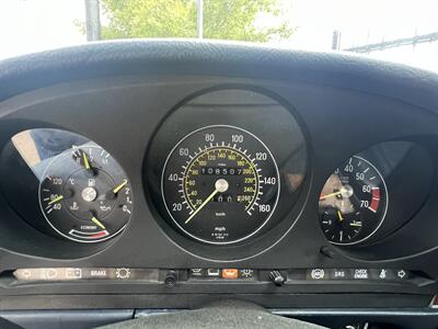 1987 Mercedes-Benz 560-Class 560 SL HIGHLY DESIRABLE COLLECTOR BENZ   - Photo 22 - Houston, TX 77031