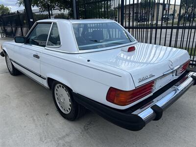 1987 Mercedes-Benz 560-Class 560 SL HIGHLY DESIRABLE COLLECTOR BENZ   - Photo 7 - Houston, TX 77031