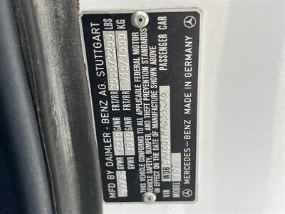 1987 Mercedes-Benz 560-Class 560 SL HIGHLY DESIRABLE COLLECTOR BENZ   - Photo 17 - Houston, TX 77031