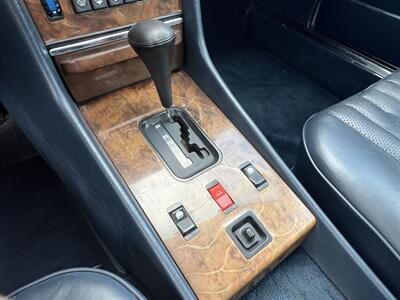 1987 Mercedes-Benz 560-Class 560 SL HIGHLY DESIRABLE COLLECTOR BENZ   - Photo 30 - Houston, TX 77031