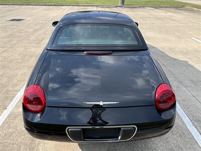 2002 Ford Thunderbird DELUXE CONVERTIBLE TWO TONE INTERIOR NON-SMOKER   - Photo 14 - Houston, TX 77031
