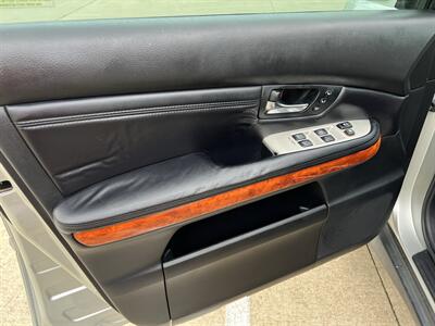 2005 Lexus RX 330 ONE OWNER LTHR S/R HTD SEATS RECENT SERVICE - Photo 57 - Houston, TX 77031