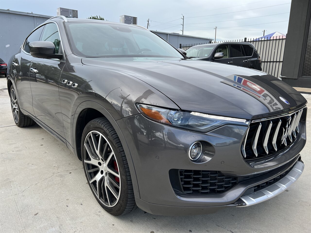 2017 Maserati Levante LTHR PANO NAV REARCAM SIRIUS 21 " WHLS ONLY 74K MLS - Photo 1 - Houston, TX 77031