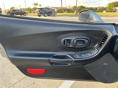 2002 Chevrolet Corvette CONVERTIBLE AUTO MICHELIN TIRES AUTO ONLY 82K MLS   - Photo 54 - Houston, TX 77031
