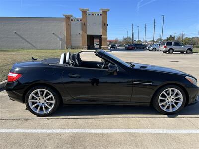 2016 Mercedes-Benz SLK 300 CONV PANO HTD SEATS NAV SPT SUSPENSION   - Photo 8 - Houston, TX 77031