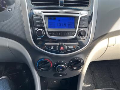 2014 Hyundai Accent SE   - Photo 12 - Boise, ID 83705