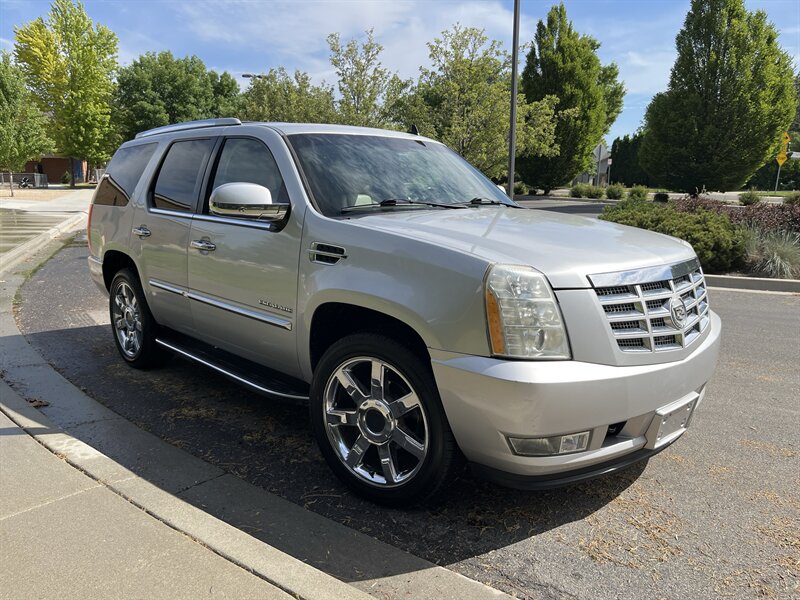 2010 Cadillac Escalade Luxury  