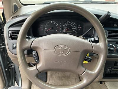 1999 Toyota Sienna LE   - Photo 12 - Boise, ID 83705
