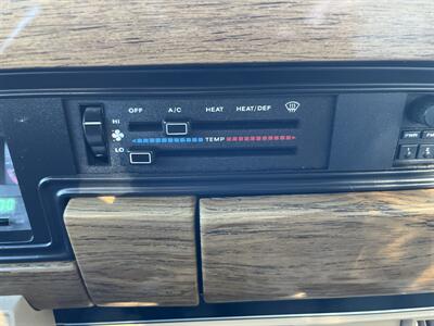 1989 Jeep Grand Wagoneer 4dr   - Photo 10 - Boise, ID 83705