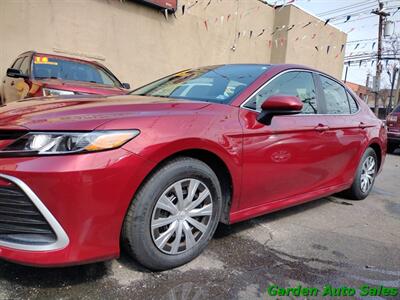 2022 Toyota Camry Hybrid LE   - Photo 7 - Newark, NJ 07114