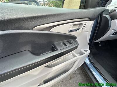 2019 Honda Pilot EX-L W/NAVI W/RES   - Photo 17 - Newark, NJ 07114