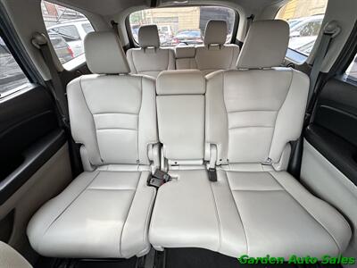 2019 Honda Pilot EX-L W/NAVI W/RES   - Photo 15 - Newark, NJ 07114