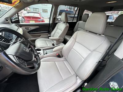 2019 Honda Pilot EX-L W/NAVI W/RES   - Photo 13 - Newark, NJ 07114