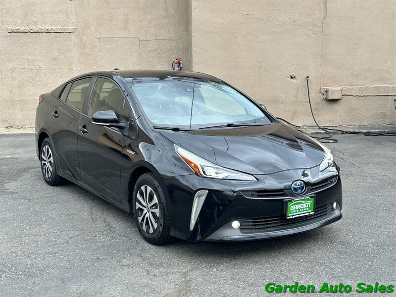2022 Toyota Prius XLE AWD-e's photo