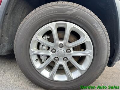 2021 Jeep Grand Cherokee Laredo AWD   - Photo 29 - Newark, NJ 07114