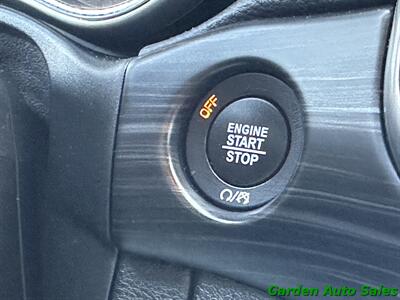 2021 Jeep Grand Cherokee Laredo AWD   - Photo 38 - Newark, NJ 07114