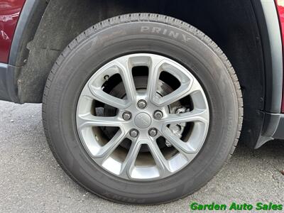 2021 Jeep Grand Cherokee Laredo AWD   - Photo 31 - Newark, NJ 07114