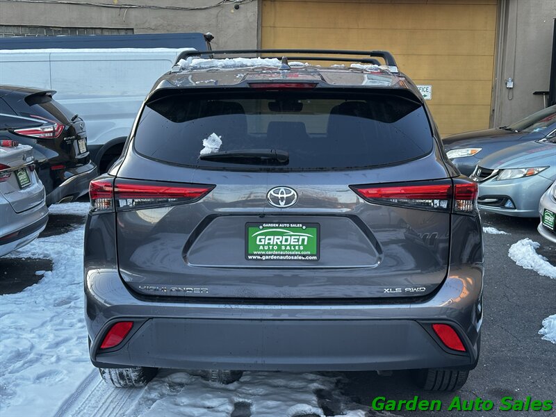 2022 Toyota Highlander XLE - Photo 6