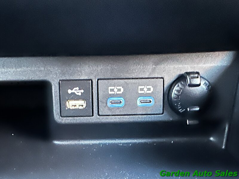 2022 Toyota Highlander XLE - Photo 36