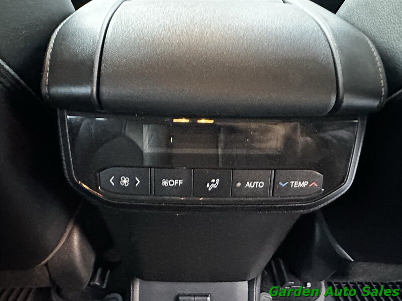 2022 Toyota Highlander XLE - Photo 29