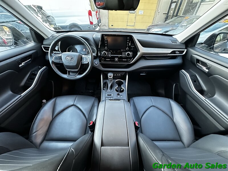 2022 Toyota Highlander XLE - Photo 22