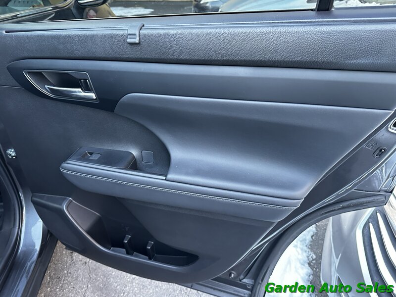 2022 Toyota Highlander XLE - Photo 28