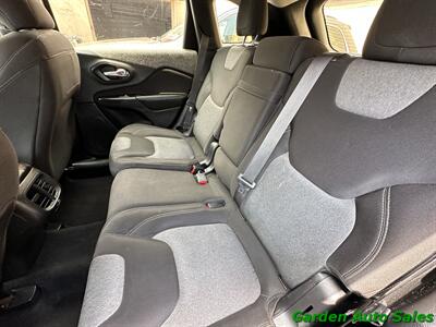 2014 Jeep Cherokee SPORT  4x4 - Photo 12 - Newark, NJ 07114