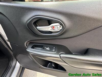 2014 Jeep Cherokee SPORT  4x4 - Photo 20 - Newark, NJ 07114