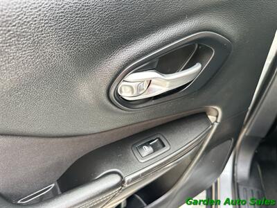 2014 Jeep Cherokee SPORT  4x4 - Photo 13 - Newark, NJ 07114