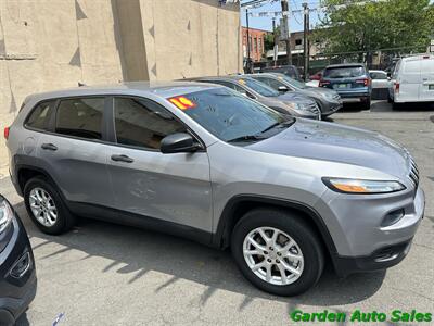 2014 Jeep Cherokee SPORT  4x4 - Photo 8 - Newark, NJ 07114