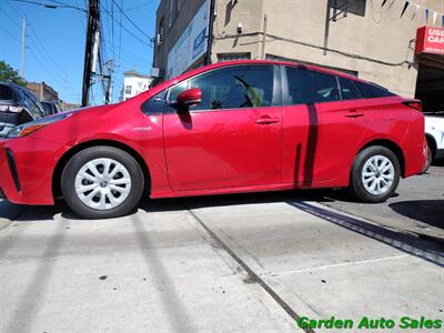 2019 Toyota Prius L Eco   - Photo 3 - Newark, NJ 07114