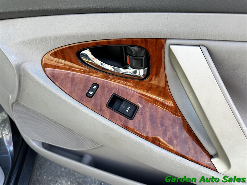 2011 Toyota Camry LE V6   - Photo 21 - Newark, NJ 07114