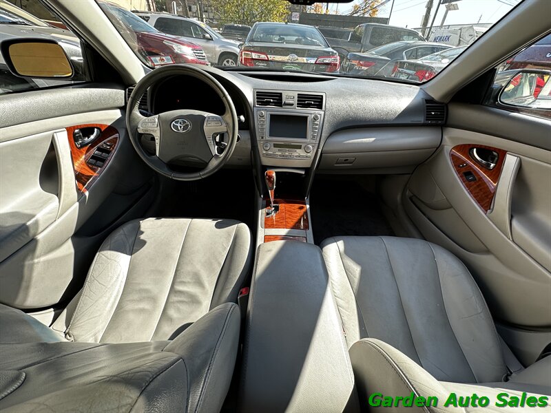 2011 Toyota Camry LE V6   - Photo 26 - Newark, NJ 07114