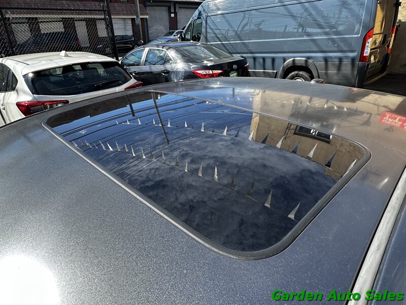 2011 Toyota Camry LE V6   - Photo 11 - Newark, NJ 07114