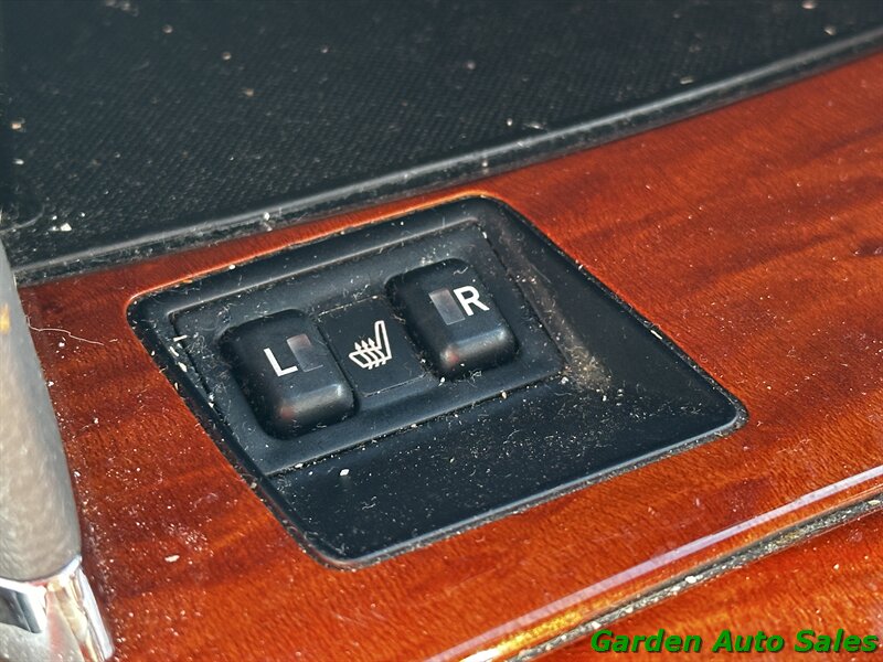 2011 Toyota Camry LE V6   - Photo 31 - Newark, NJ 07114