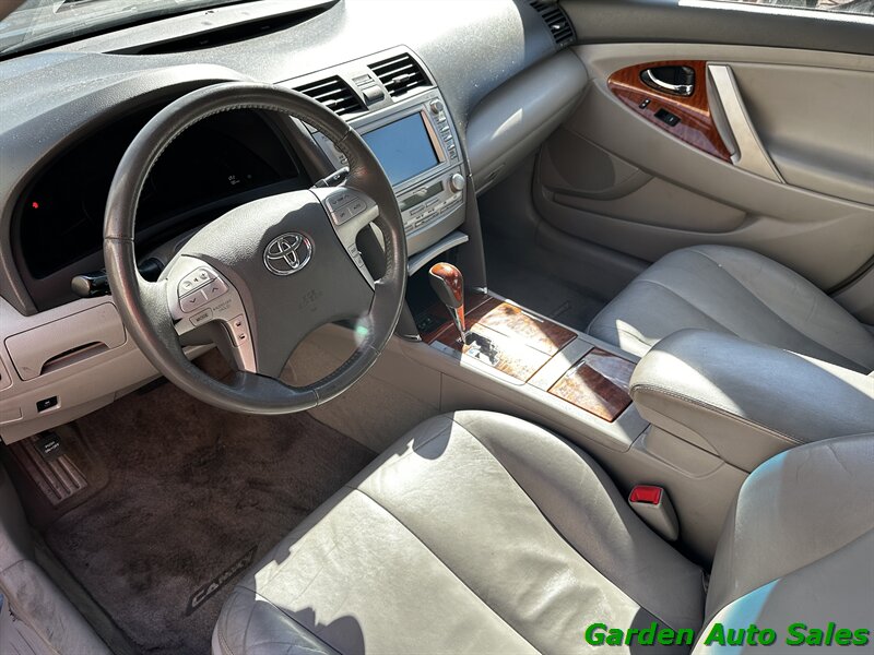 2011 Toyota Camry LE V6   - Photo 12 - Newark, NJ 07114