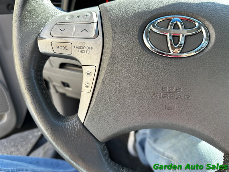 2011 Toyota Camry LE V6   - Photo 33 - Newark, NJ 07114