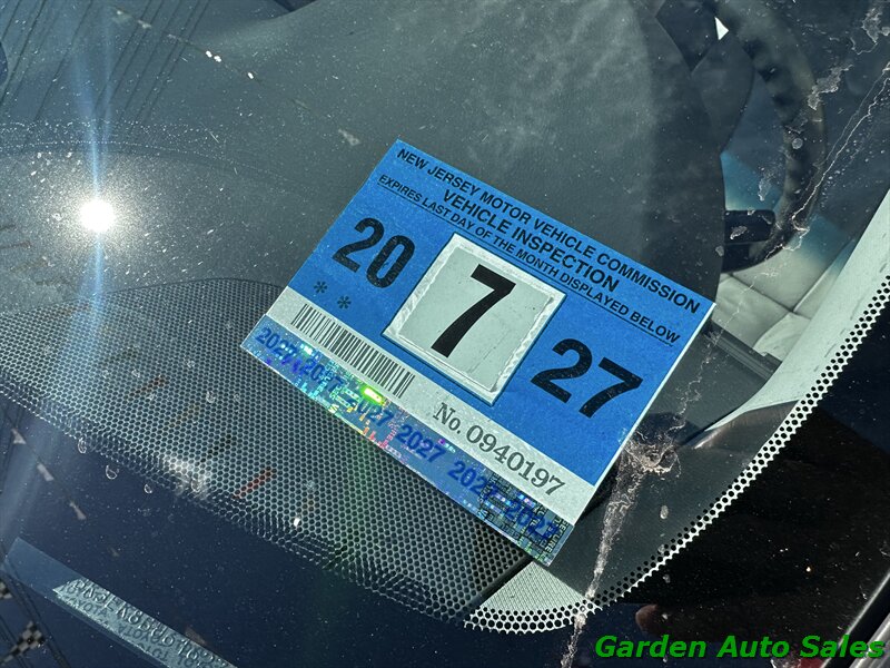 2011 Toyota Camry LE V6   - Photo 10 - Newark, NJ 07114