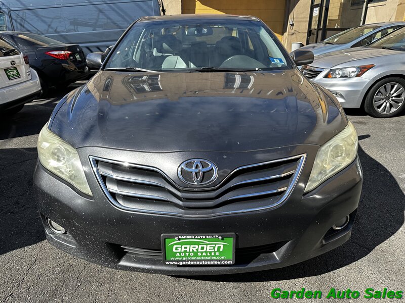 2011 Toyota Camry LE V6   - Photo 2 - Newark, NJ 07114