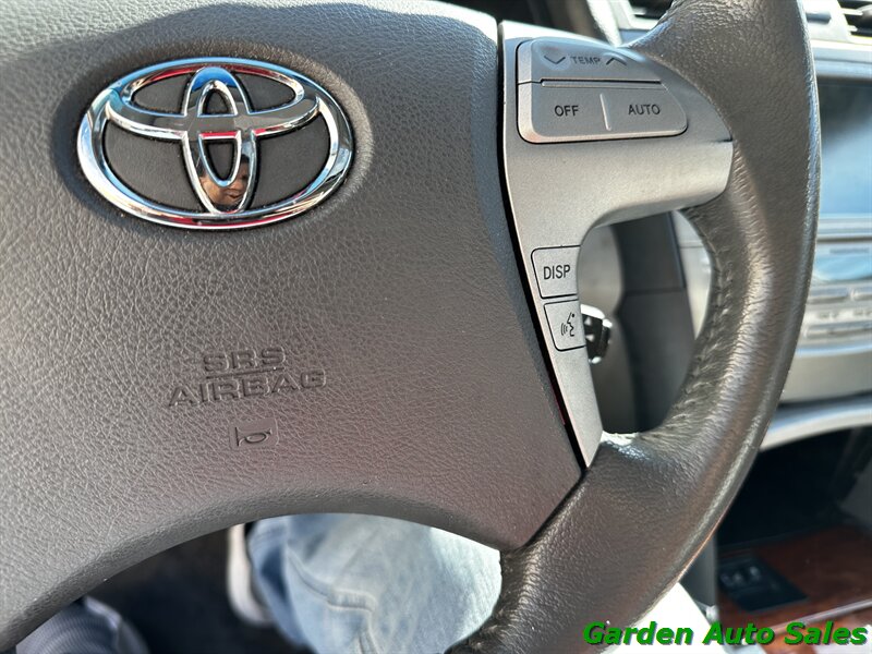 2011 Toyota Camry LE V6   - Photo 34 - Newark, NJ 07114