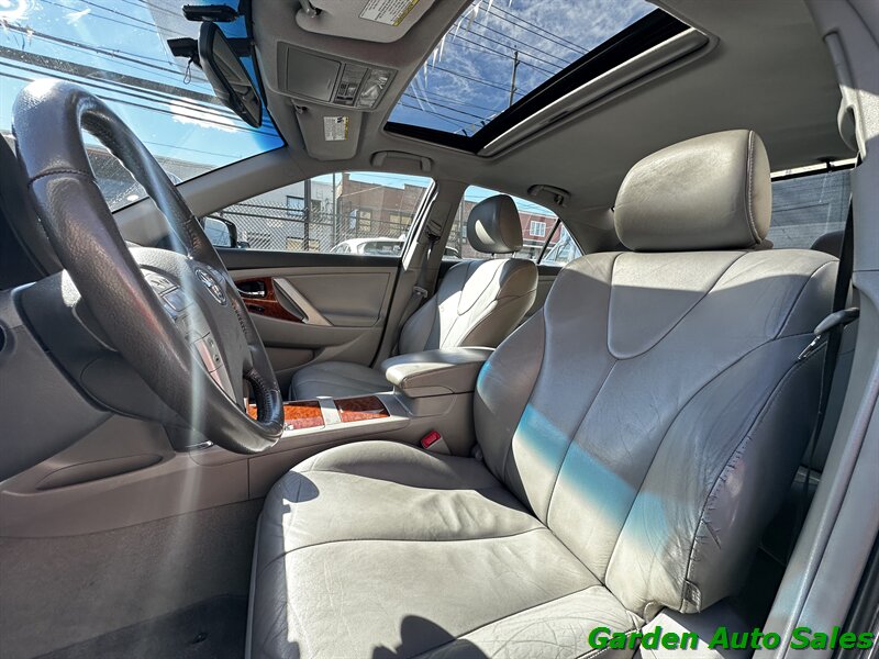 2011 Toyota Camry LE V6   - Photo 13 - Newark, NJ 07114