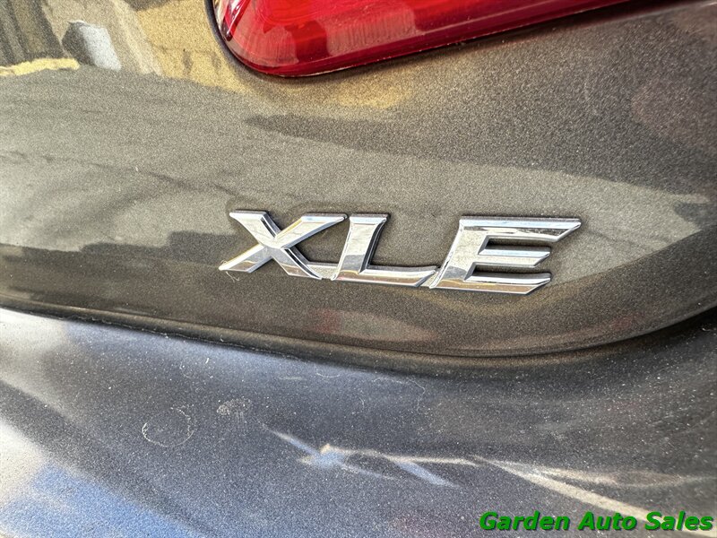 2011 Toyota Camry LE V6   - Photo 9 - Newark, NJ 07114