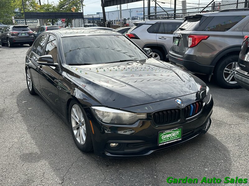 2017 BMW 3 Series 320i RWD photo